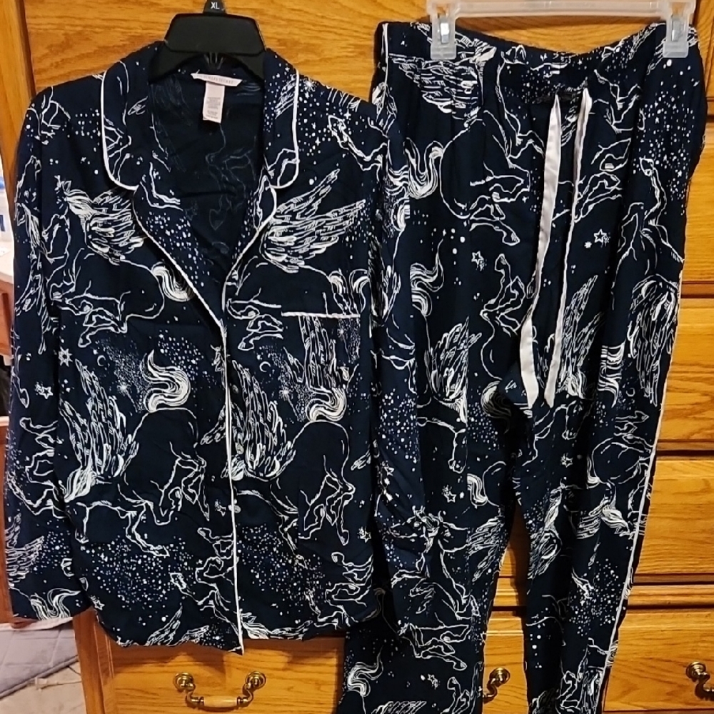 Victoria's Secret Navy and White Pajama Set